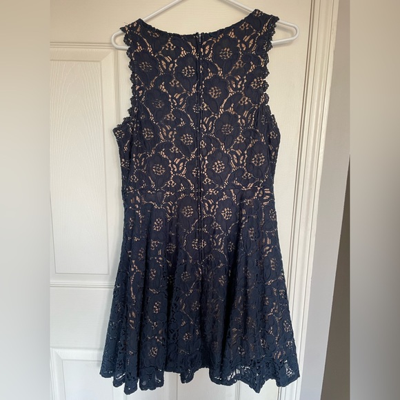 City studio navy dress - Picture 2 of 3